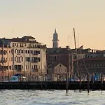 Venice Fabulous Canal View Apartment